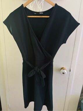 Rebel Sugar Deep Green Wrap Dress with Tie Waist medium